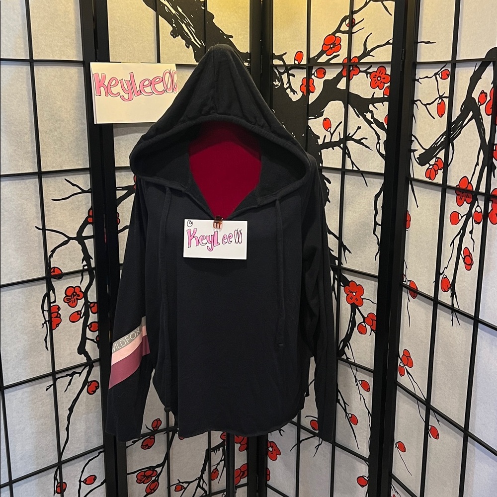 #126. WildFox hoodie. Xl